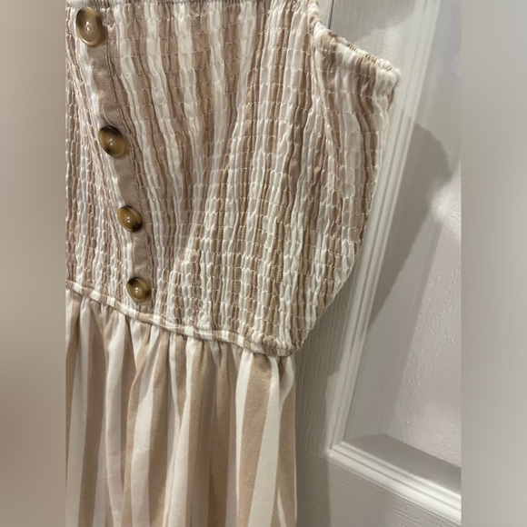 beige and cream stripe short dress - Picture 6 of 8